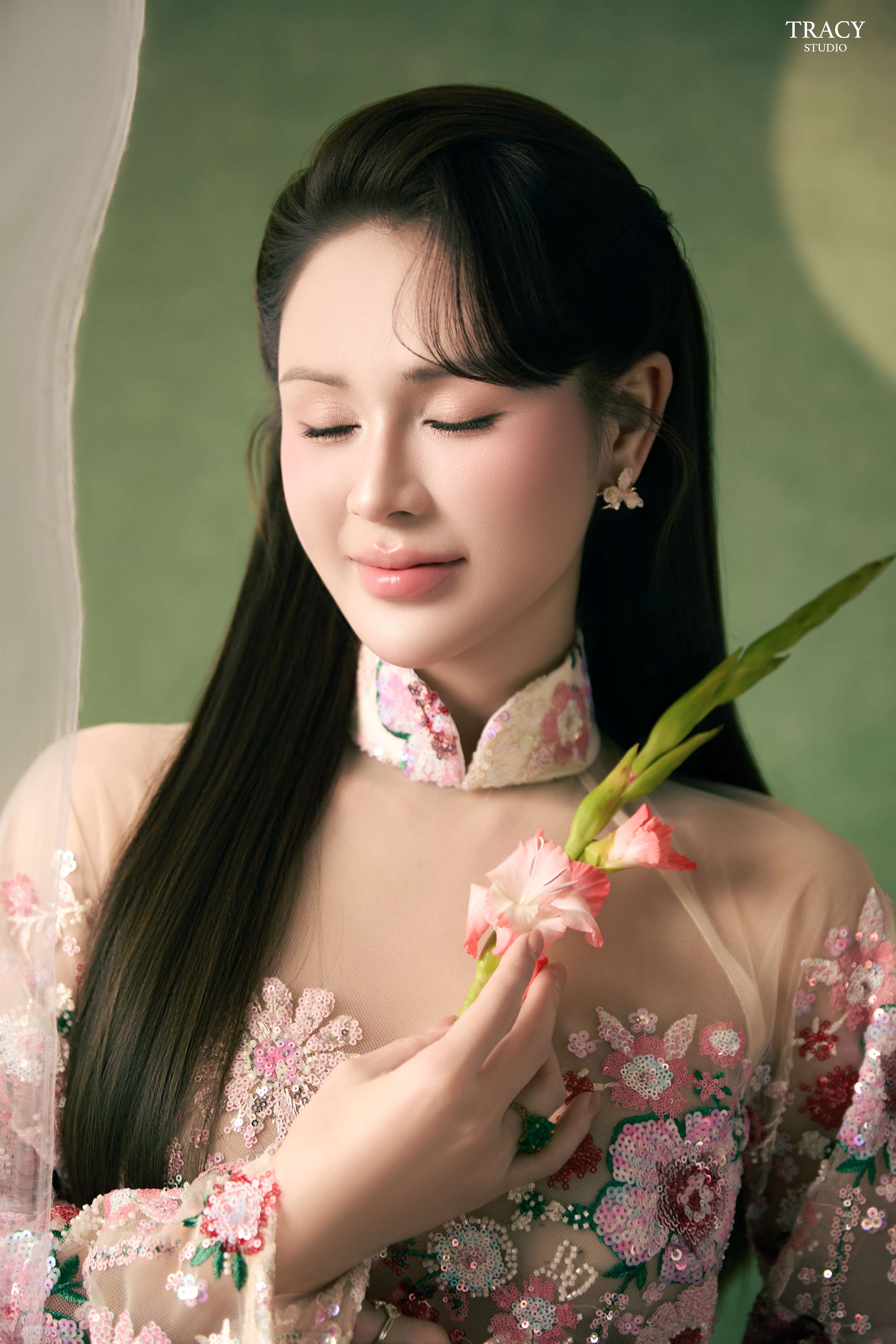 frontend/img/gallery/anh-tet-yem-ao-dai/tracy-studio-chup-ao-dai-luong-thu-trang (8).jpg